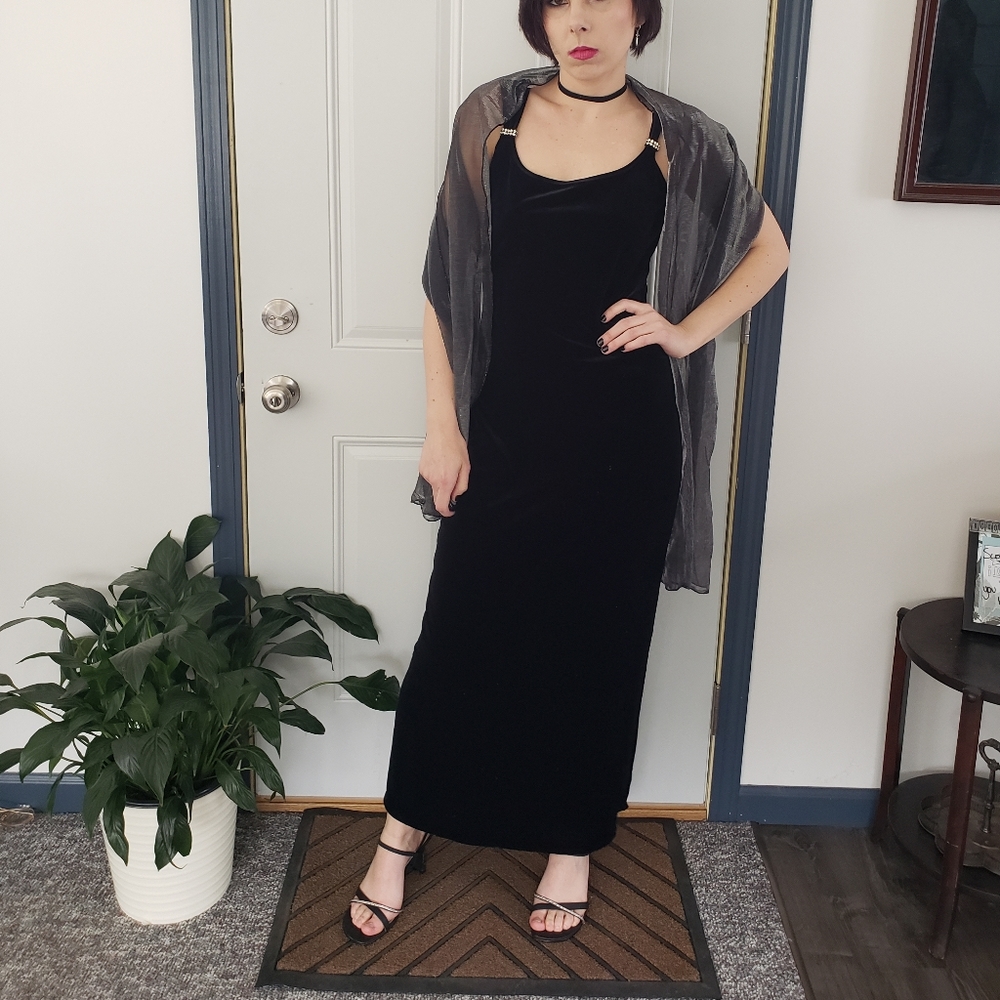 Y2K Slinky Velvet Prom Dress with Silver Shawl